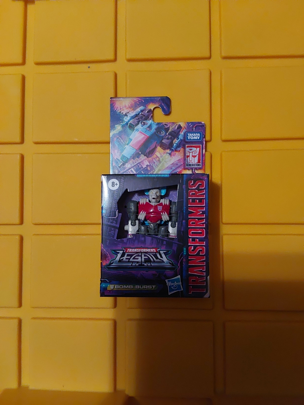 Hasbro Transformers Legacy Bomb-Burst Figure - Red, White, Blue
